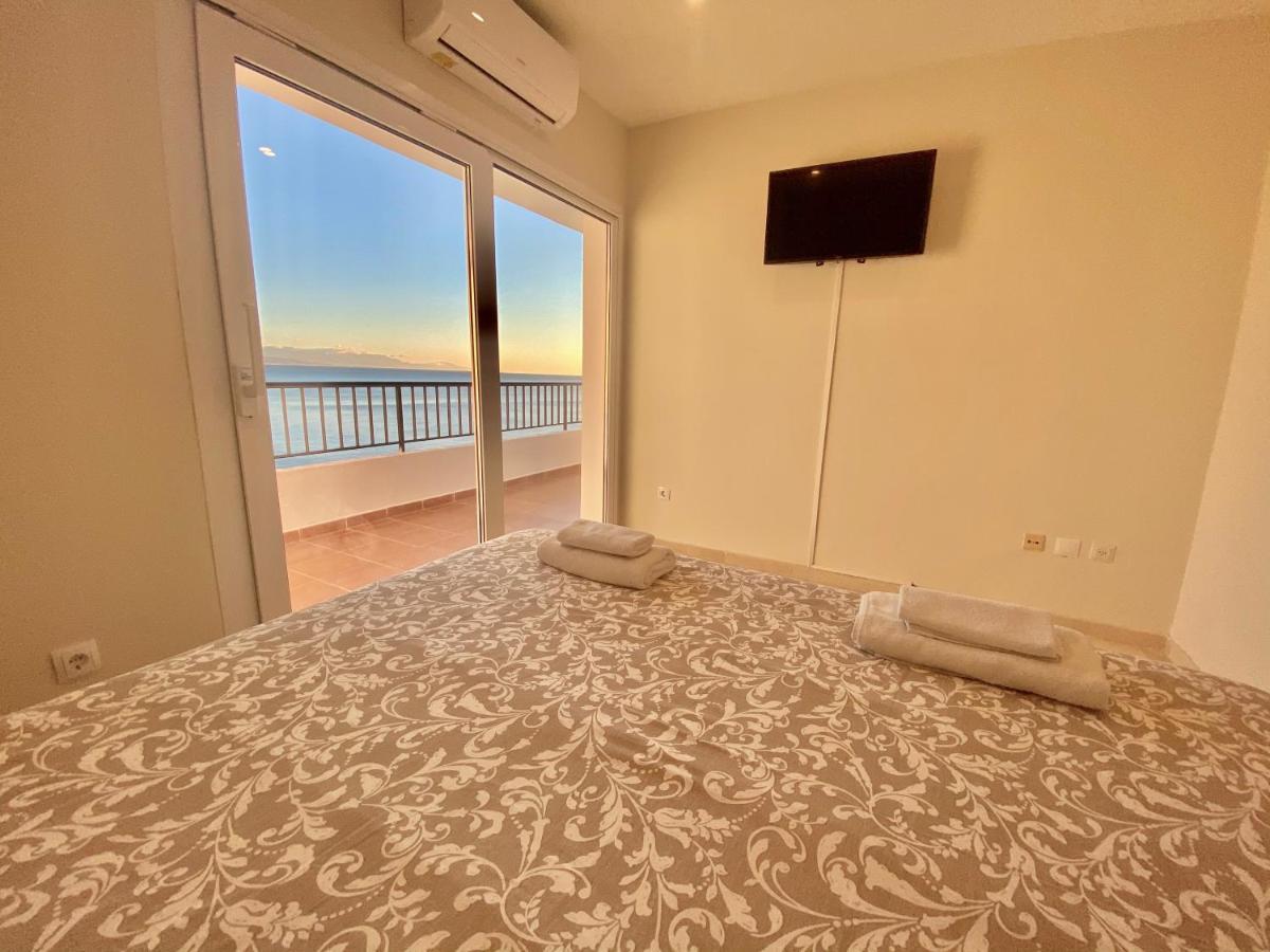 Apartamentos Turisticos Castillo Del Vigia توريمولينوس المظهر الخارجي الصورة