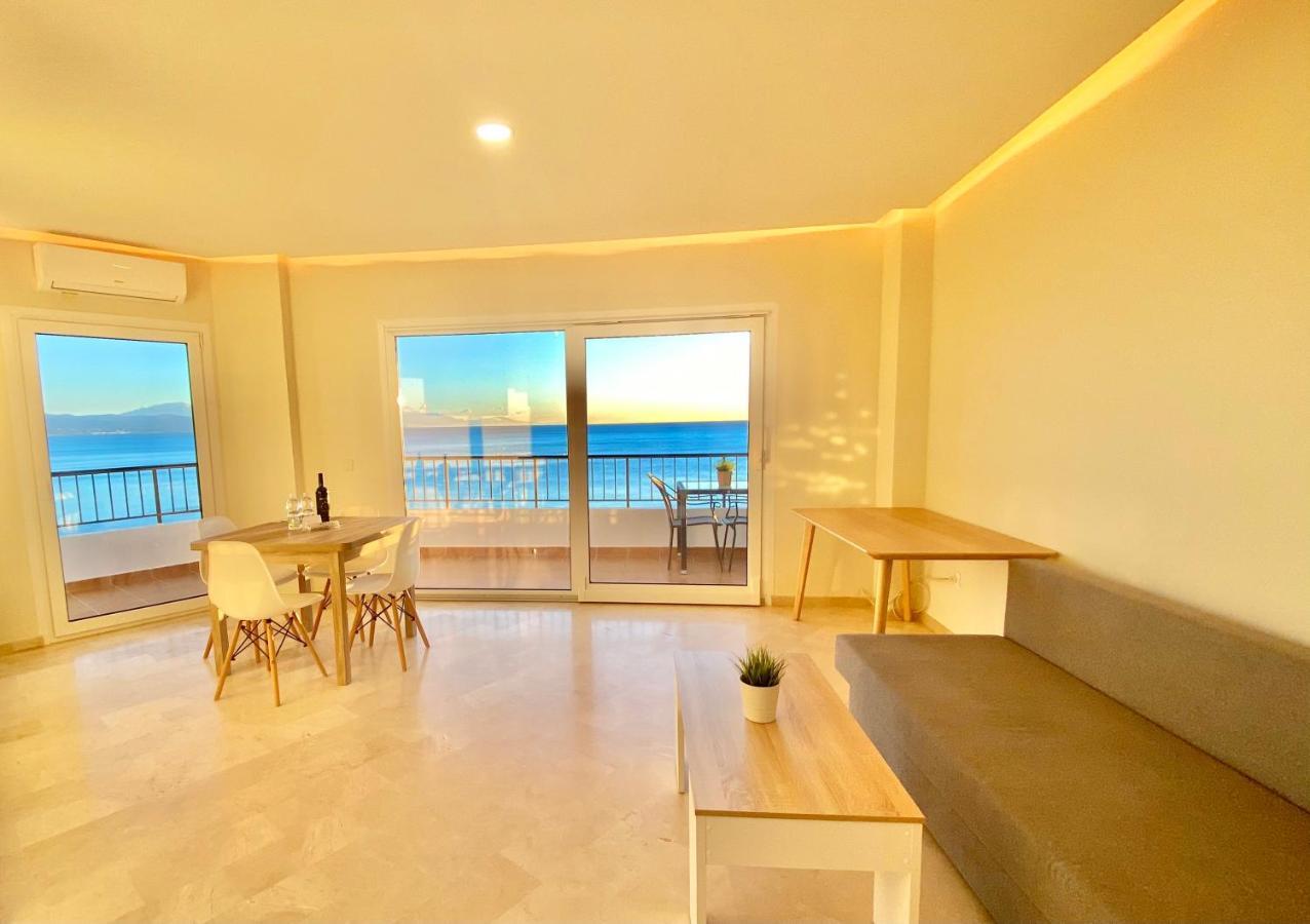 Apartamentos Turisticos Castillo Del Vigia توريمولينوس المظهر الخارجي الصورة