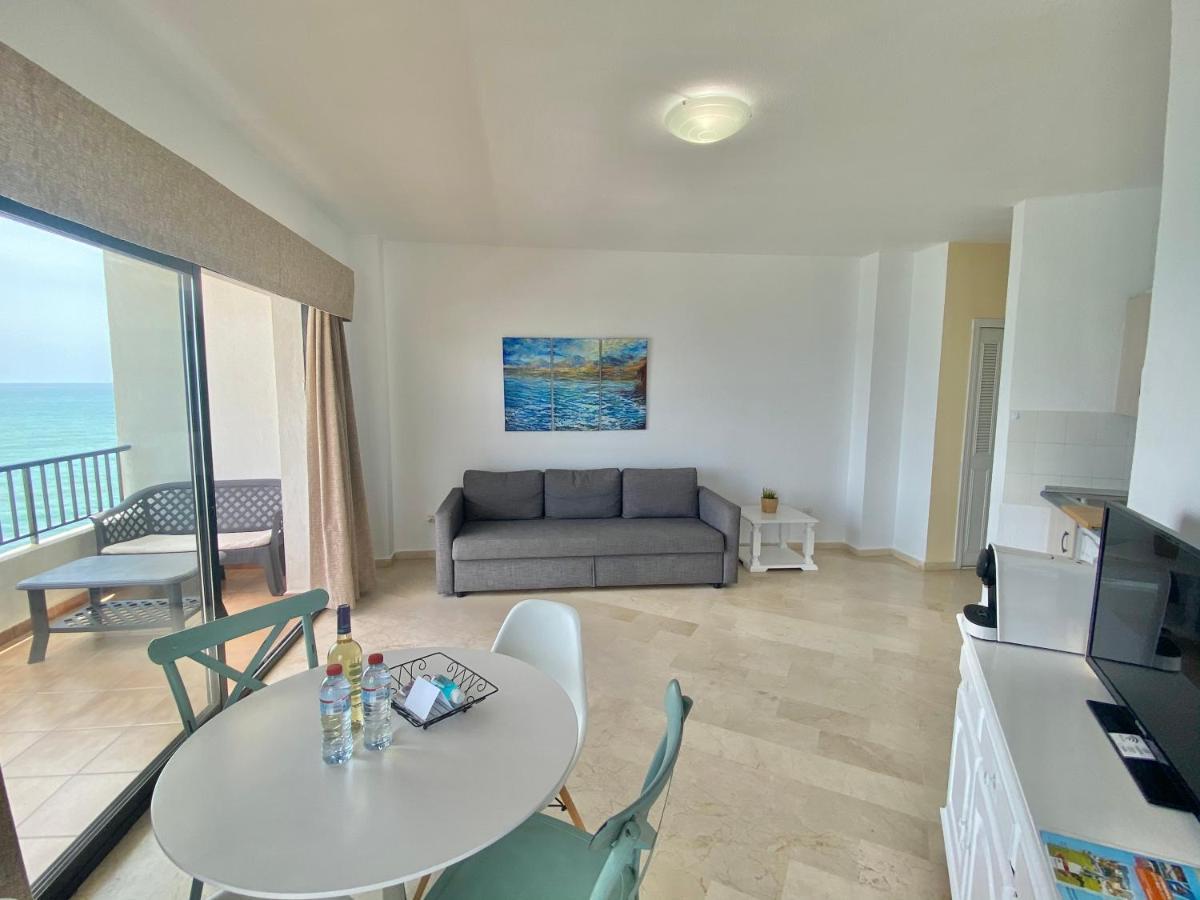 Apartamentos Turisticos Castillo Del Vigia توريمولينوس المظهر الخارجي الصورة